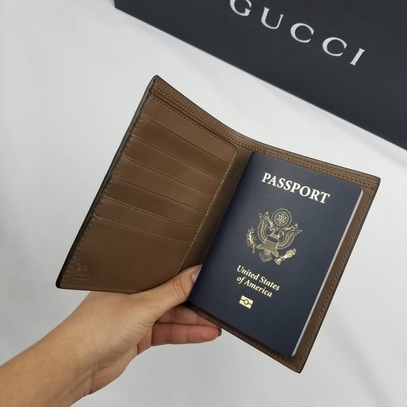 NWT Gucci Microguccissima Brown Passport Holder - Picture 3 of 7
